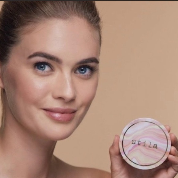 Stila One Step Correct Brightening Finishing Powder - Picture 13 of 16